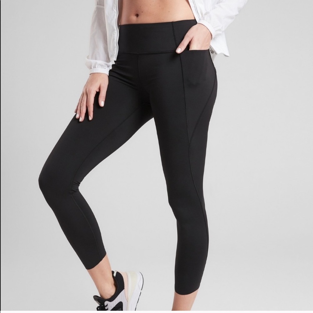 Athleta velocity stash pocket 7/8 legging black